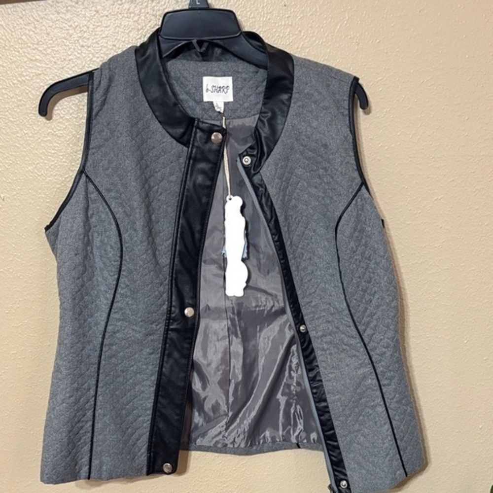 NWT Elegant Quilted Vest with Black Trim